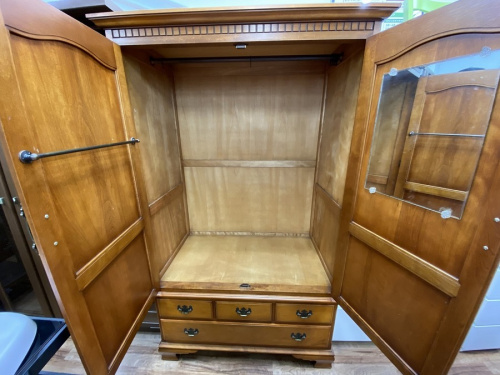 家具のワードローブ　2枚扉