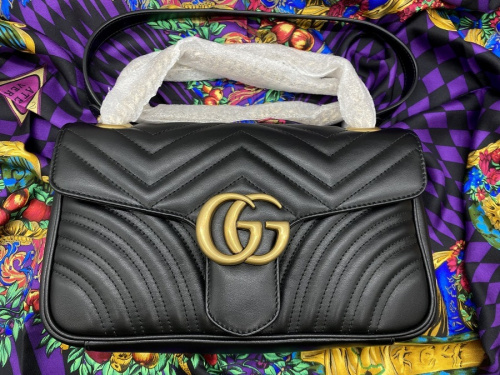 GUCCI グッチのショルダーバッグ チェーンバッグ