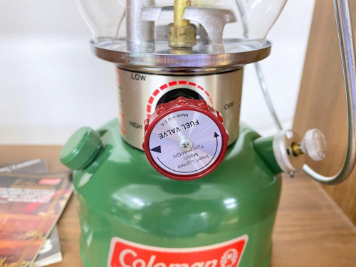 バタフライテーブルのコールマン　キャンプ用品