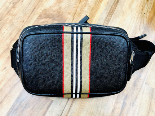 BURBERRY バーバリーのショルダーバッグ バムバッグ