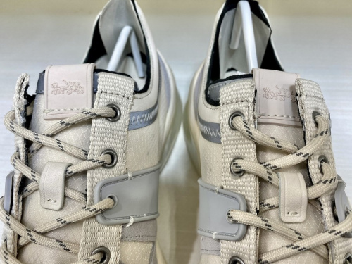スニーカー　CitySoleランナーのブランド品 高価買取