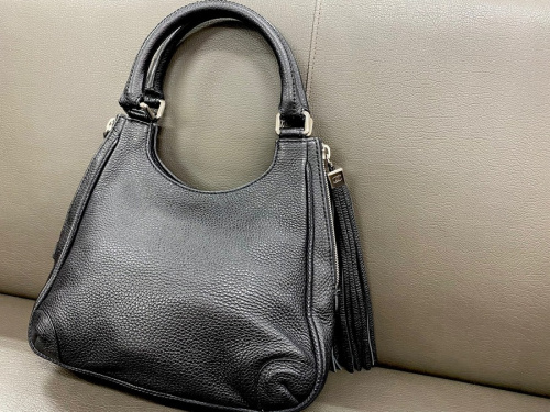 CHANEL シャネル　キャビアスキンのバッグ　ハンドバッグ　市川