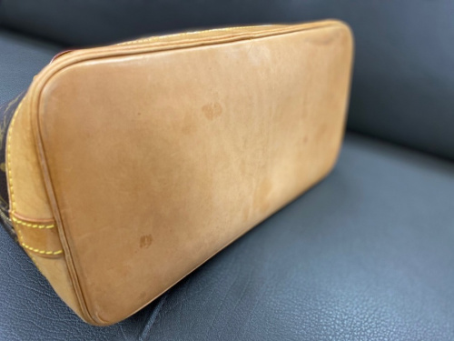 LOUIS VUITTON ルイヴィトンのモノグラム　アルマ