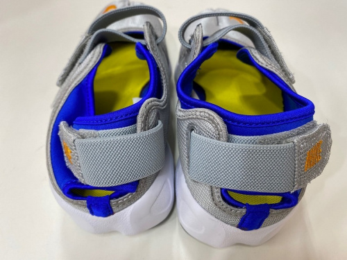 ナイキ　NIKE　足袋スニーカーのエアリフト　AIR RIFT