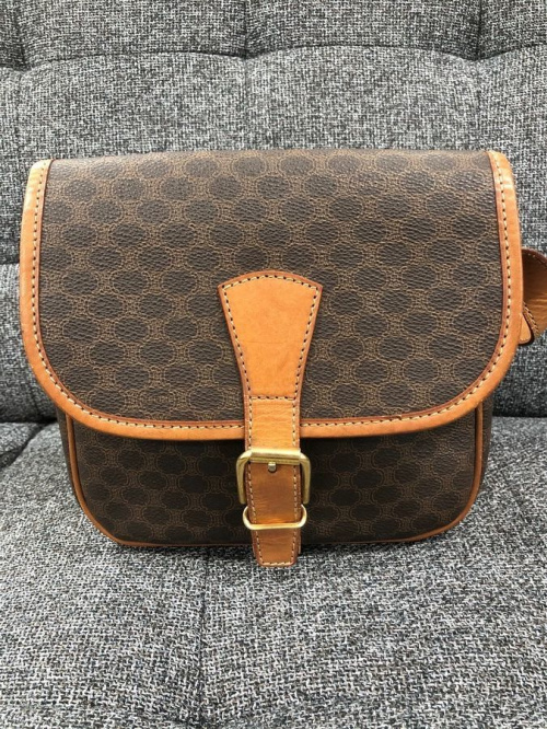 CELINE　ショルダーバッグ　マカダムの市川　ブランド　高価買取
