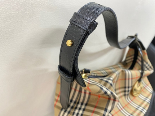 Burberry‛s バーバリーズのスマホで購入