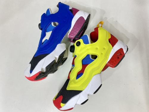 スニーカー　中古のREEBOK(リーボック)