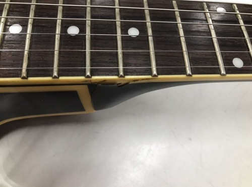 中古楽器屋の中古ギター