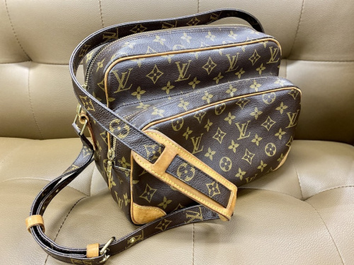 ルイヴィトンのLOUIS VUITTON