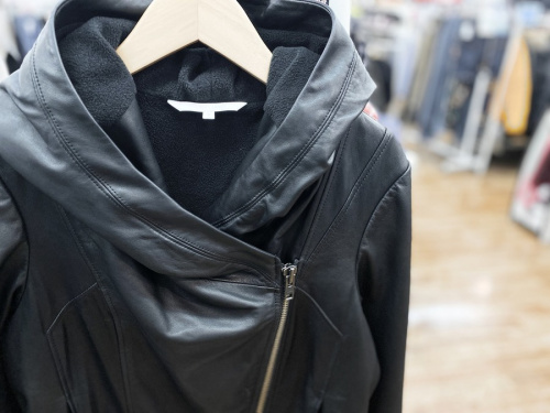 レディースファッションのジャケット