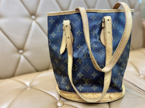 モノグラムのLOUIS VUITTON