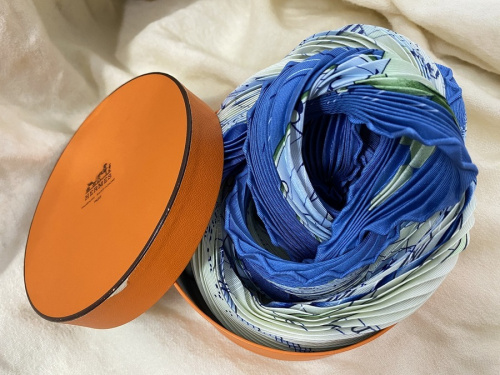 ブランド・ラグジュアリーのスカーフ