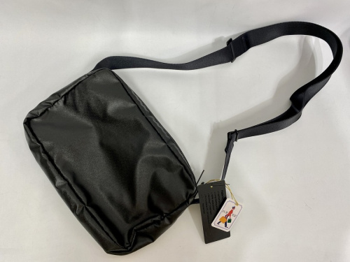 サコッシュのポーター