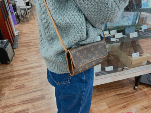 ルイヴィトンのLOUIS VUITTON