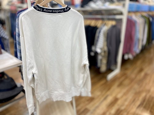 アクネ ストゥディオズのモックネックカットソー