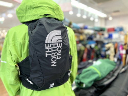 アウトドア用品のアウトドアウェア
