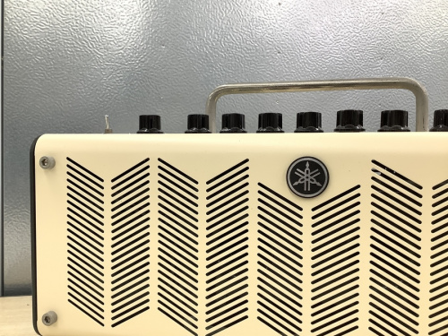 中古楽器店のアンプ