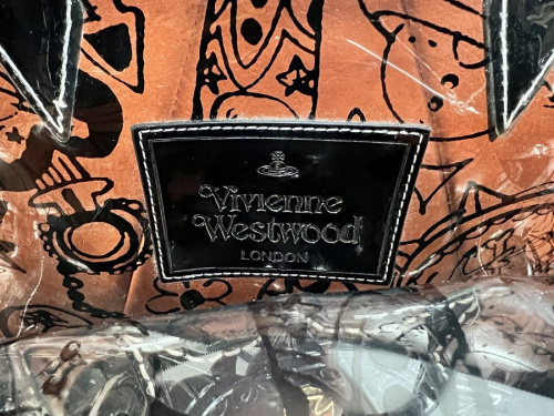 ヴィヴィアンウエストウッドのVivienne Westwood