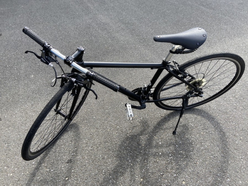 サイクリングのクロスバイク