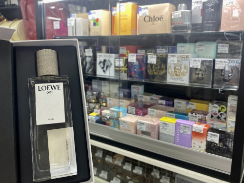 香水のLOEWE