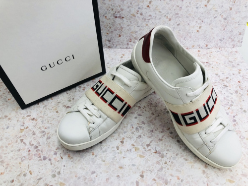 スニーカーのGUCCI