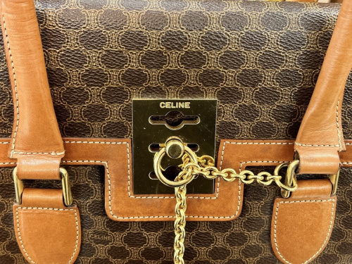 セリーヌのCELINE