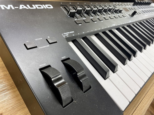 中古楽器店の電子ピアノ