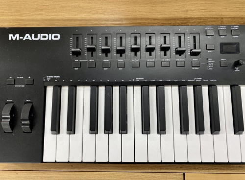 電子ピアノのキーボード