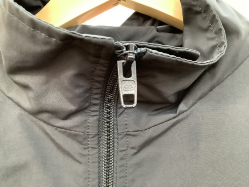 ワンポイントトラックジャケットのナイロンジャケット