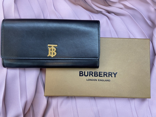 財布のBURBERRY LONDON ENGLAND