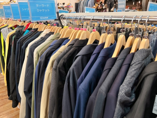 ニットのシャツ