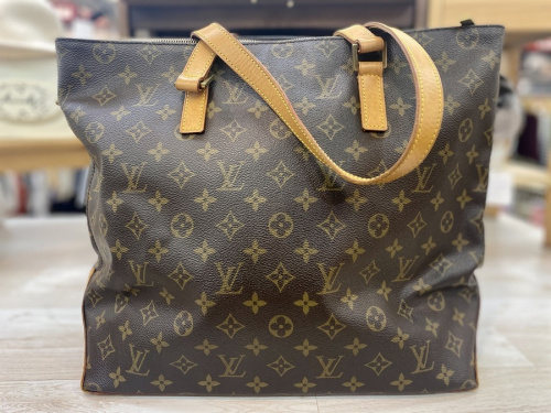 バッグのLOUIS VUITTON