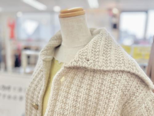 ビューティフルピープルのニットブルゾン