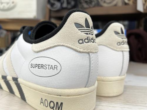 adidasのアディダス