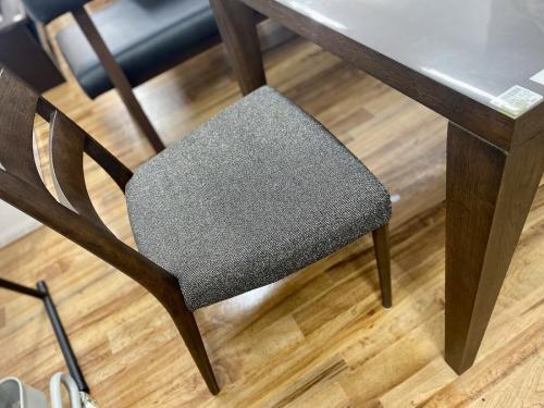 テーブルのダイニング