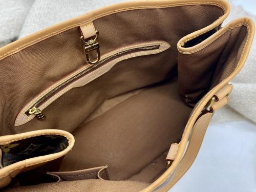 トートバッグのモノグラム