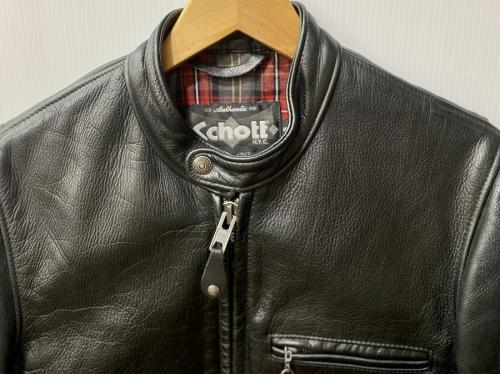 ジャケットのSchott