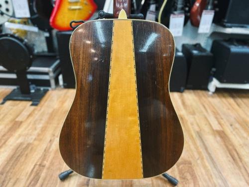 中古ギターのアコースティックギター