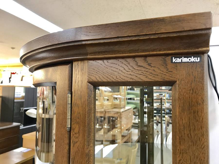 p*o様 karimoku カリモク キュリオケース コーナーキャビネット 飾り karimoku(カリモク)のコーナーキュリオケースをご紹介！【名古屋