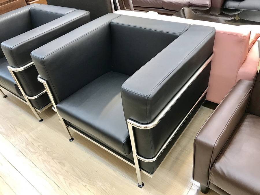 デザイナーズ家具　チャア　ル・コルビジェ　黒　革製　展示現品 3人掛けソファー「ル・コルビジェ Grand confort petitmodel