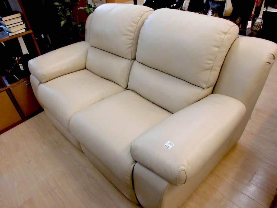 INCANTO(インカント)のリクライニングソファーが入荷いたしました