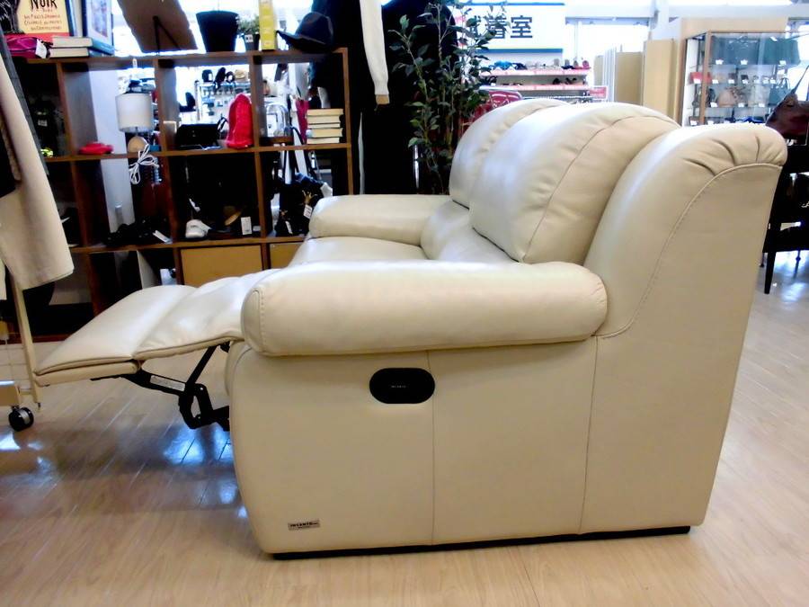 INCANTO(インカント)のリクライニングソファーが入荷いたしました