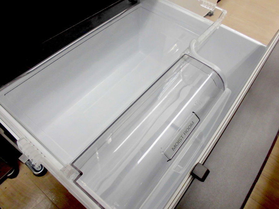 MITSUBISHI(三菱)の555L 6ドア冷蔵庫「MR-JX56LX-RW」をご紹介