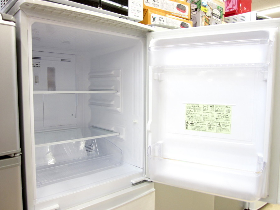 SHARP(シャープの)137L 2ドア冷蔵庫2017年製「SJ-D14A-W」｜2019年09月