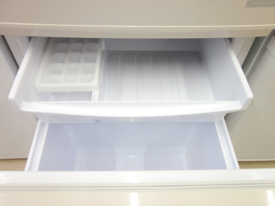 SHARP(シャープ)の137L 2ドア冷蔵庫 2014年製「SJ-C14Y-C