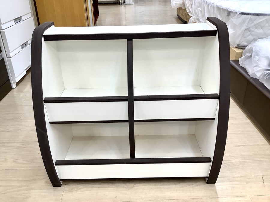 充英アート(じゅうえいあーと)の本棚＆おもちゃ箱が入荷いたし