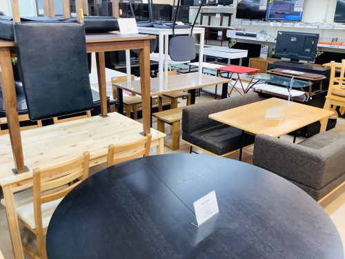 BoConcept / ボーコンセプト】丸形ダイニングテーブル が入荷いたし