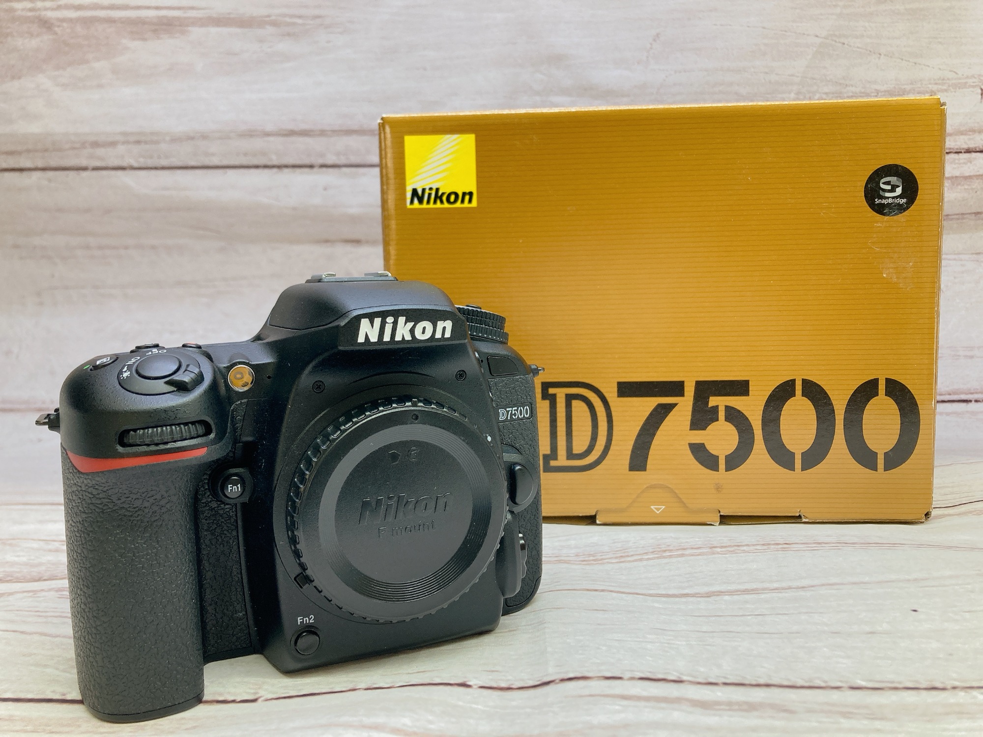 NIKON/ニコン】デジタル一眼レフカメラ「D7500・ボディ」が入荷