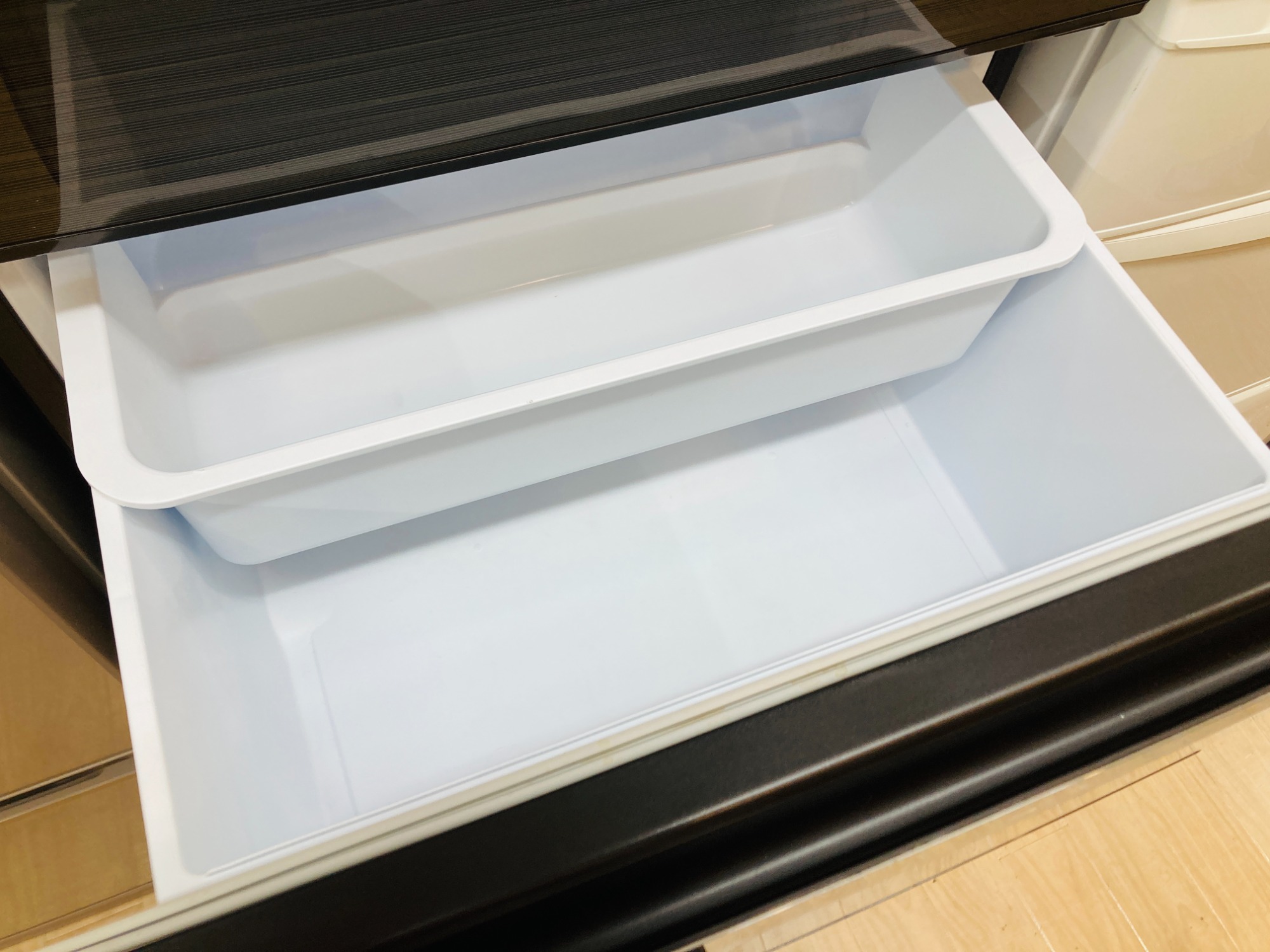 三菱MR-CX37F-BR 2021年製 MITSUBISHI / 三菱】2021年製 3ドア冷蔵庫《MR-CX37F-BR》が入荷