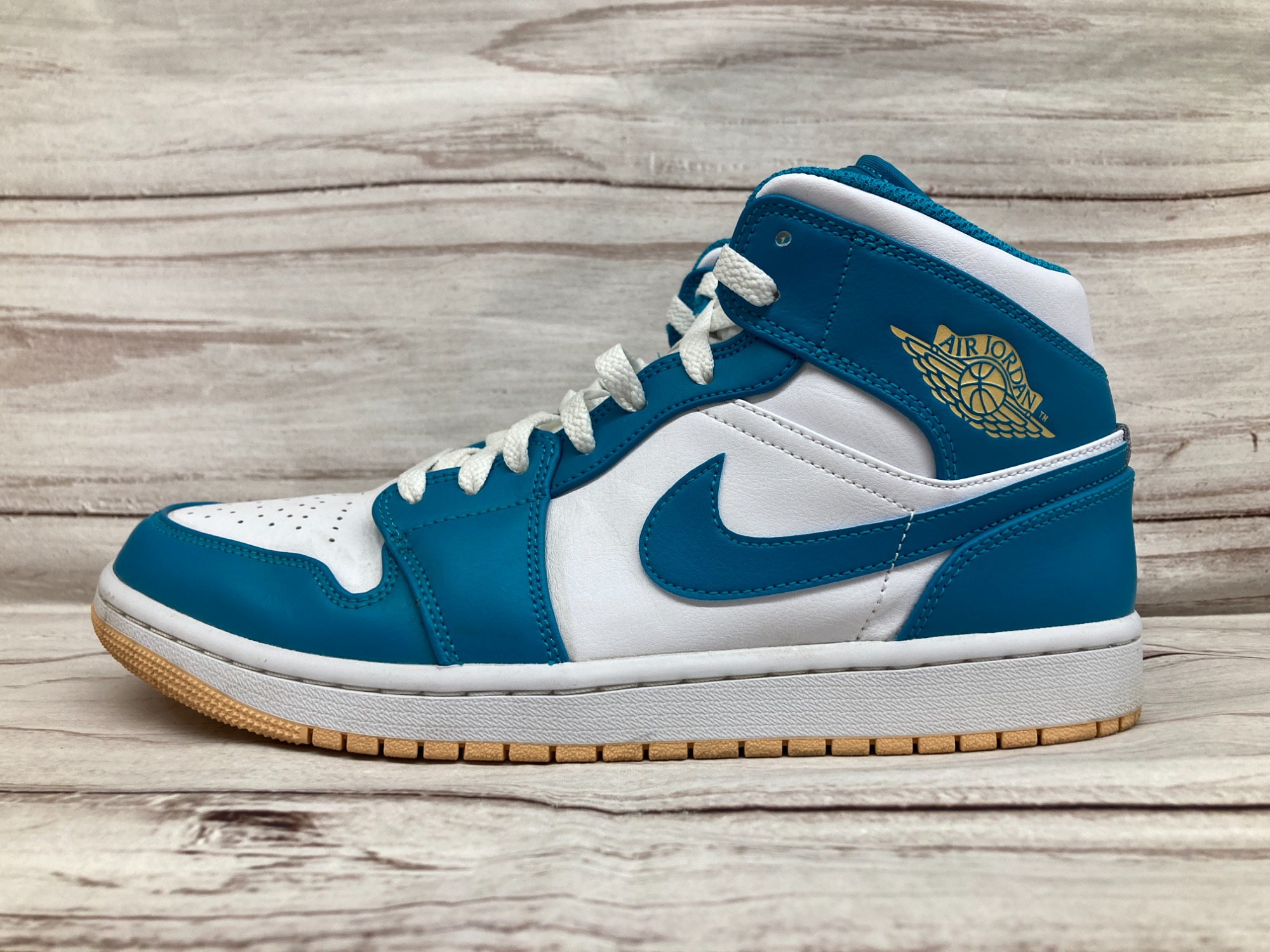 NIKE / ナイキ】Air Jordan 1 Mid 《DQ8426-400》 が入荷いたしました